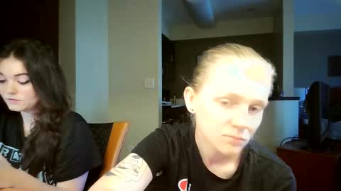 Snapshot of goddessfeyaa chatting on 09.17.25 feyaa22 online show from 09.17.25