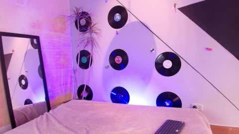 Julieta online show from 12.19.25