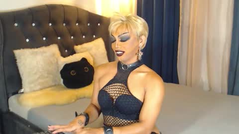 Snapshot of goddessxbeatrice chatting on 11.29.25 call me BEA online show from 11.29.25