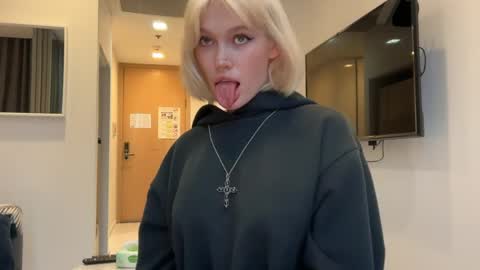 Aline meow   online show from 04.05.26