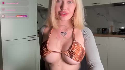 Snapshot of golden_alinee chatting on 07.18.26 Aline meow online show from 07.18.26