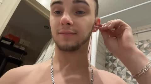 Golden boyyy21 online show from 02.12.25