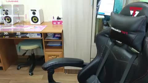 Snapshot of golden_boyyy21 chatting on 07.14.26 Golden boyyy21 online show from 07.14.26