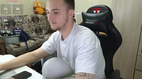 Snapshot of golden_boyyy21 chatting on 07.17.26 Golden boyyy21 online show from 07.17.26