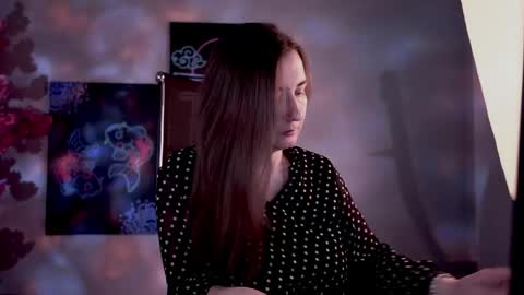 Snapshot of golden_dragones chatting on 05.19.26 Gloria online show from 05.19.26
