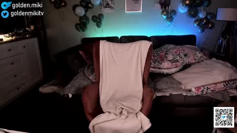 Shy in the streets but a freak in the sheets online show from 01.05.25