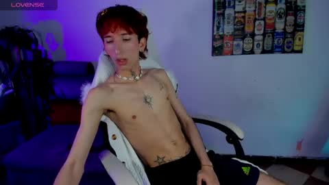 Snapshot of golden_twink_ chatting on 05.28.26 JHONATH online show from 05.28.26