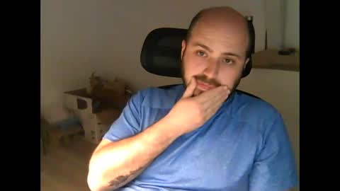 Snapshot of goldenspainboy chatting on 04.26.26 goldenspainboy online show from 04.26.26