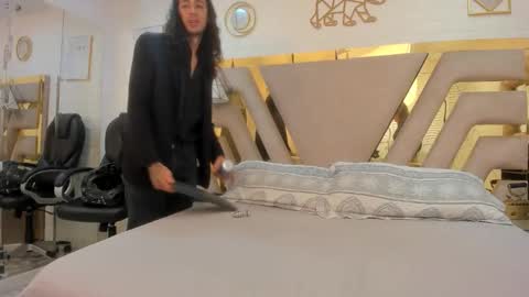 Snapshot of goldentemptation_ chatting on 04.10.26 goldentemptation_ online show from 04.10.26