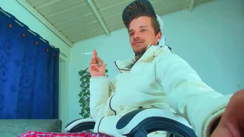 Snapshot of goldy_loyal99 chatting on 10.01.25 Goldy Loyal93 online show from 10.01.25