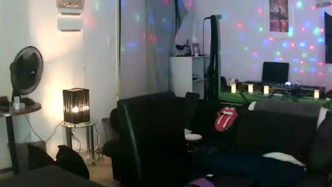 Snapshot of goldyguy011 chatting on 02.13.25 goldyguy011 online show from 02.13.25