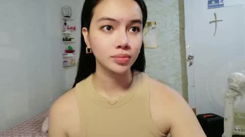 Snapshot of gorgeneviev69 chatting on 04.19.26 geneviev online show from 04.19.26