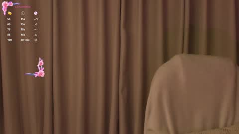 Snapshot of gorgeous_brunette chatting on 03.09.25 Rose online show from 03.09.25