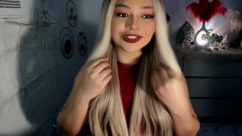 Snapshot of gorgeousamandarose chatting on 12.30.24 Amanda rose online show from 12.30.24