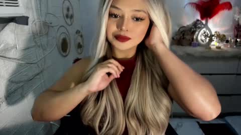 Snapshot of gorgeousamandarose chatting on 02.18.25 Amanda rose online show from 02.18.25