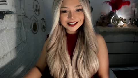 Snapshot of gorgeousamandarose chatting on 03.09.25 Amanda rose online show from 03.09.25