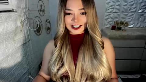 Snapshot of gorgeousamandarose chatting on 10.16.25 Amanda rose online show from 10.16.25