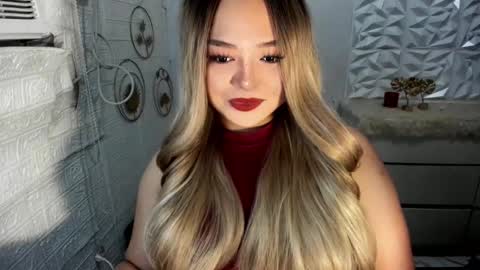 Snapshot of gorgeousamandarose chatting on 10.18.25 Amanda rose online show from 10.18.25