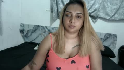 gorgeouslips10 online show from 04.15.26