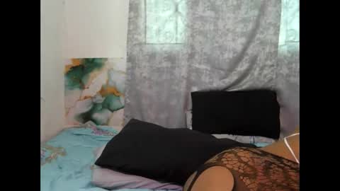 gorgeouslips10 online show from 05.26.26