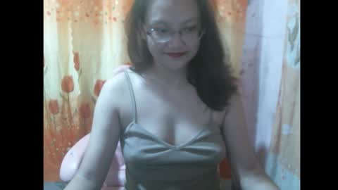 Snapshot of gorgeousmama chatting on 10.30.25 gorgeousmama online show from 10.30.25