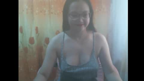 Snapshot of gorgeousmama chatting on 12.15.25 gorgeousmama online show from 12.15.25