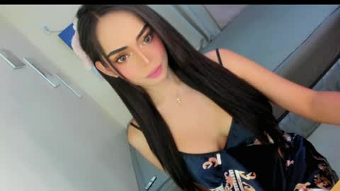 Snapshot of gorgeoustransgirl chatting on 04.05.26 Emmy online show from 04.05.26