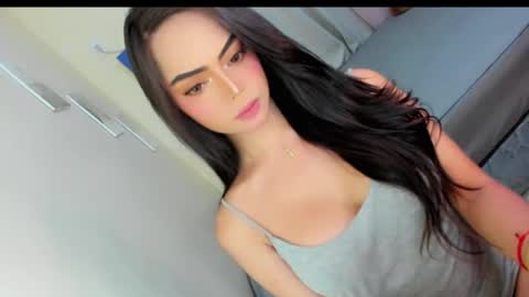 Snapshot of gorgeoustransgirl chatting on 04.08.26 Emmy online show from 04.08.26