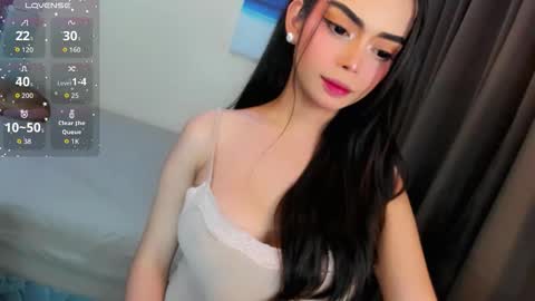 Snapshot of gorgeoustransgirl chatting on 05.26.26 Emmy online show from 05.26.26