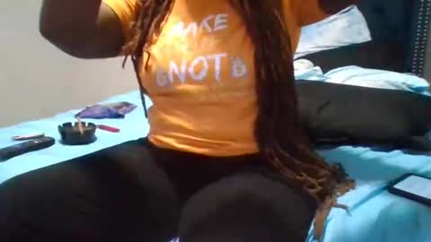 Snapshot of gotcake713 chatting on 11.25.25 Sue Goddess online show from 11.25.25