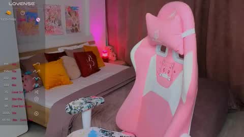 Snapshot of gothica_ chatting on 10.20.25 Elizabet online show from 10.20.25