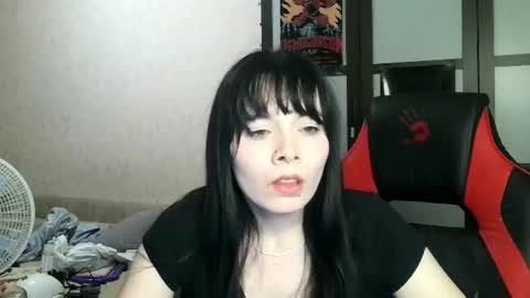 Snapshot of gothickq chatting on 06.17.26 gothickq online show from 06.17.26