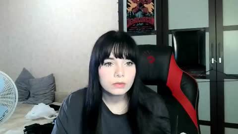 Snapshot of gothickq chatting on 06.18.26 gothickq online show from 06.18.26