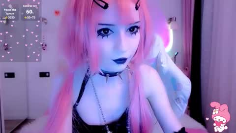 Snapshot of gothiclali chatting on 09.19.25 gothiclali online show from 09.19.25