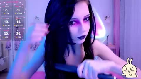 Snapshot of gothiclali chatting on 10.13.25 gothiclali online show from 10.13.25
