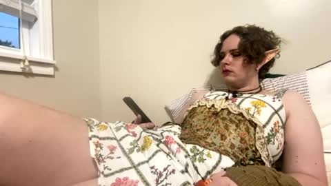 Snapshot of gothydoll chatting on 07.15.26 Doll online show from 07.15.26