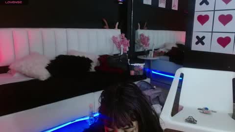 Meredith Alessandra online show from 11.04.25