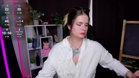 Snapshot of grace_floral chatting on 07.30.26 Grace online show from 07.30.26
