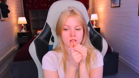 Grace Glamour online show from 02.25.25