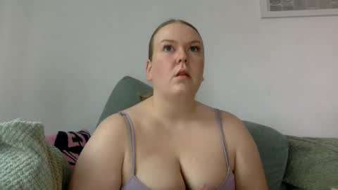 Snapshot of graceloves69 chatting on 02.27.26 Grace Loves online show from 02.27.26