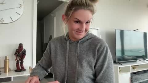 Gracie Mae online show from 03.03.25