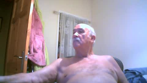 Snapshot of grahammal chatting on 08.01.26 grahammal online show from 08.01.26