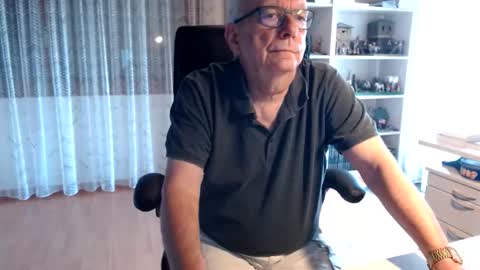 Snapshot of grandpach chatting on 06.04.26 grandpach online show from 06.04.26