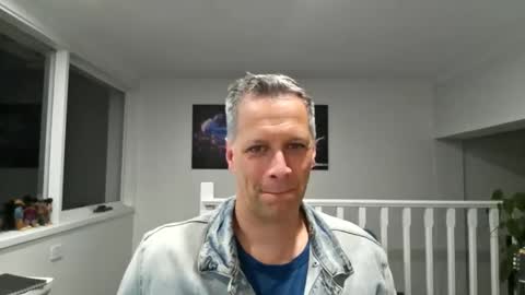 Snapshot of grattitude chatting on 10.05.25 grattitude online show from 10.05.25