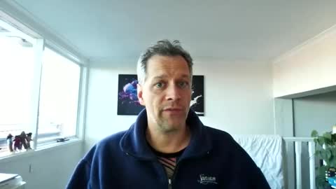 Snapshot of grattitude chatting on 10.27.25 grattitude online show from 10.27.25