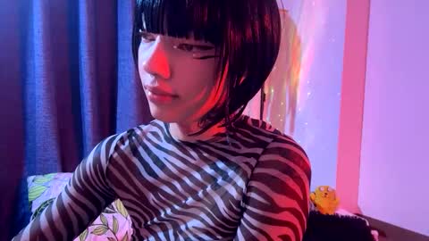 grayce blossoms24 online show from 10.17.25