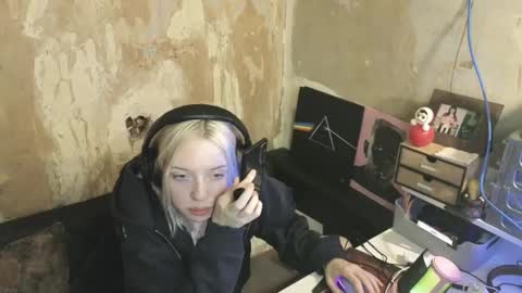 Snapshot of graylovescookies chatting on 12.17.24 graylovescookies online show from 12.17.24