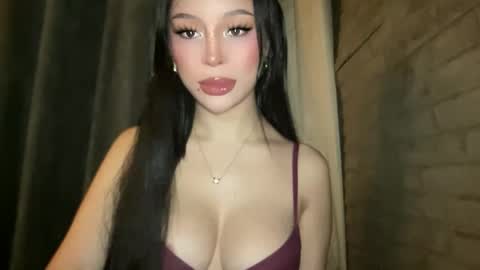 Marie Pelie online show from 12.22.25