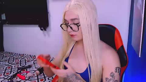 grecia_9inchs online show from 10.19.25