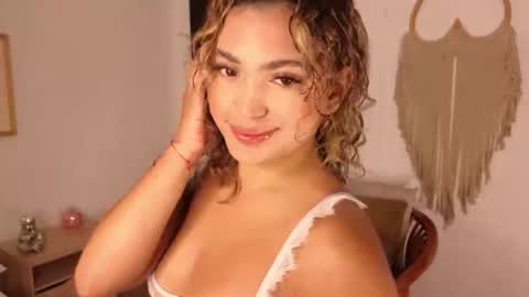 Snapshot of grecia_miller_ chatting on 05.19.26 grecia_miller_ online show from 05.19.26